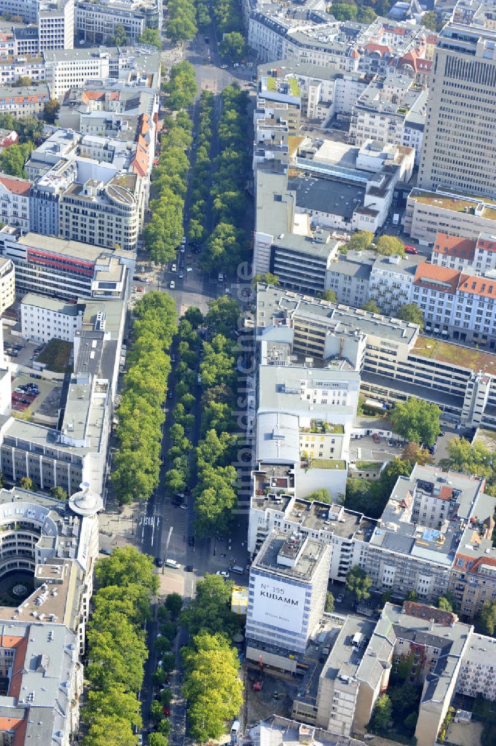 Berlin von oben - Baustelle für den Neubau des Büro- und Geschäftshauses ? N° 195 Kudamm ? in Berlin - Charlottenburg