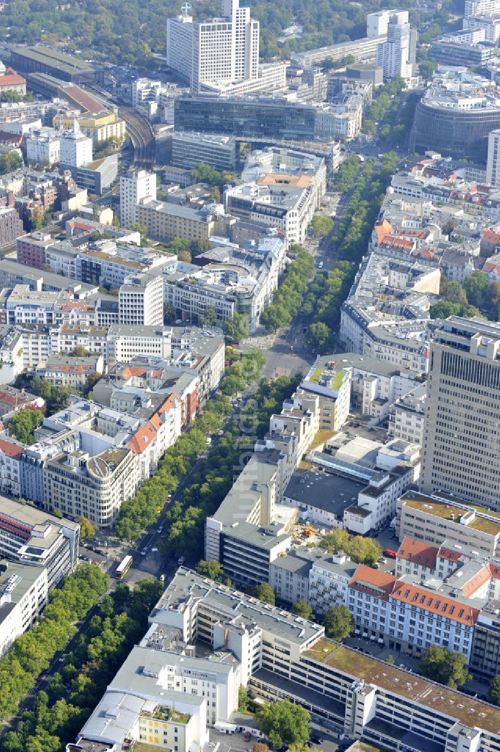 Berlin aus der Vogelperspektive: Baustelle für den Neubau des Büro- und Geschäftshauses ? N° 195 Kudamm ? in Berlin - Charlottenburg