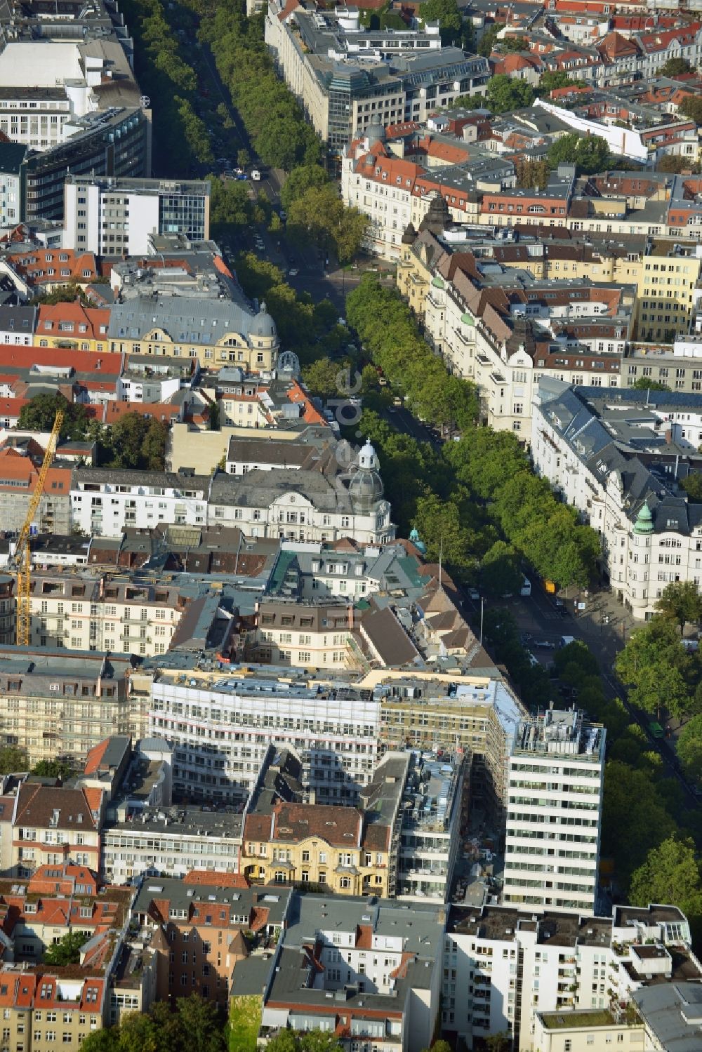 Berlin aus der Vogelperspektive: Baustelle für den Neubau des Büro- und Geschäftshauses ? N° 195 Kudamm ? in Berlin - Charlottenburg