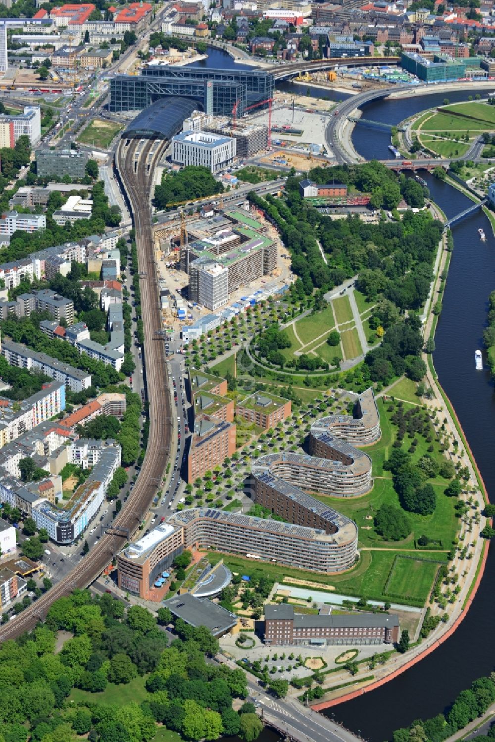 Luftaufnahme Berlin Moabit - Baustelle für den Neubau des Bundesministeriums des Innern / Innenministerium in Berlin Moabit