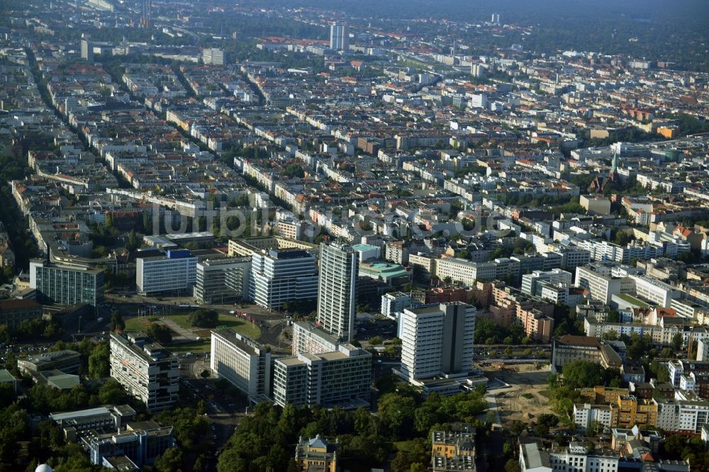 Luftbild Berlin - Baustelle für den Neubau Deutsche Bank Campus an der Otto-Suhr-Allee im Stadtteil Charlottenburg von Berlin