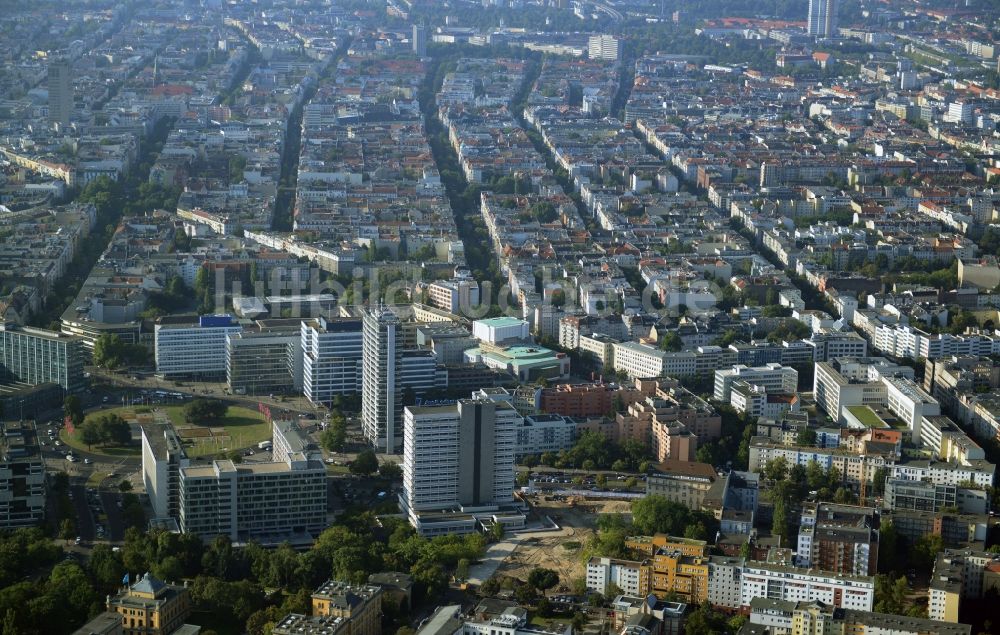 Luftaufnahme Berlin - Baustelle für den Neubau Deutsche Bank Campus an der Otto-Suhr-Allee im Stadtteil Charlottenburg von Berlin