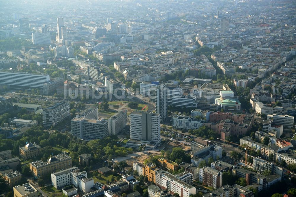 Luftbild Berlin - Baustelle für den Neubau Deutsche Bank Campus an der Otto-Suhr-Allee im Stadtteil Charlottenburg von Berlin