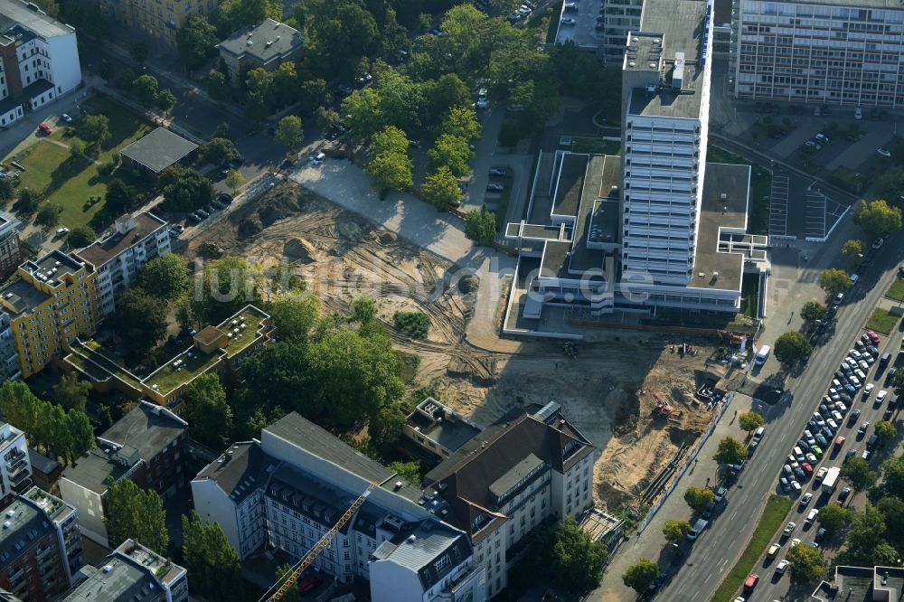 Luftbild Berlin - Baustelle für den Neubau Deutsche Bank Campus an der Otto-Suhr-Allee im Stadtteil Charlottenburg von Berlin