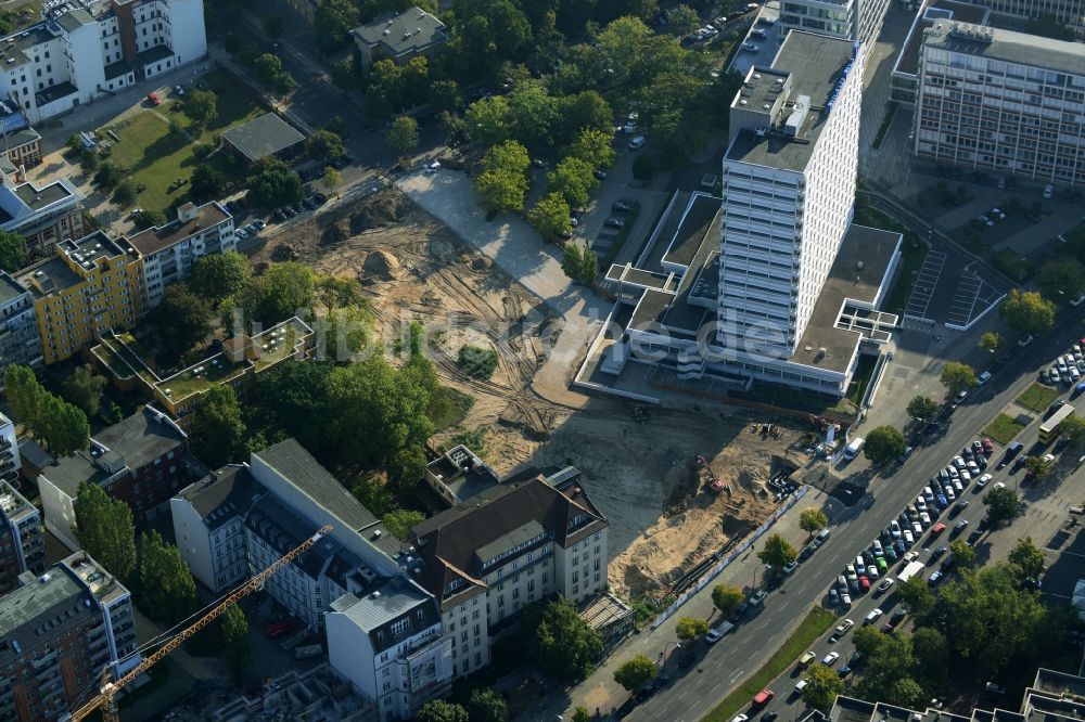 Luftaufnahme Berlin - Baustelle für den Neubau Deutsche Bank Campus an der Otto-Suhr-Allee im Stadtteil Charlottenburg von Berlin