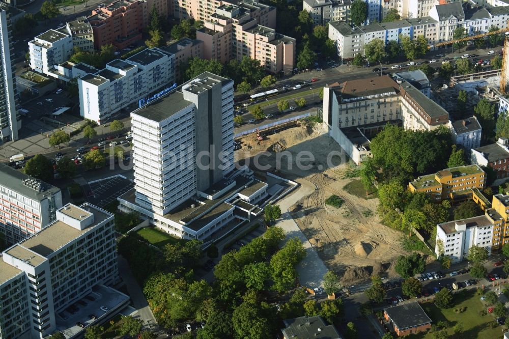 Luftaufnahme Berlin - Baustelle für den Neubau Deutsche Bank Campus an der Otto-Suhr-Allee im Stadtteil Charlottenburg von Berlin