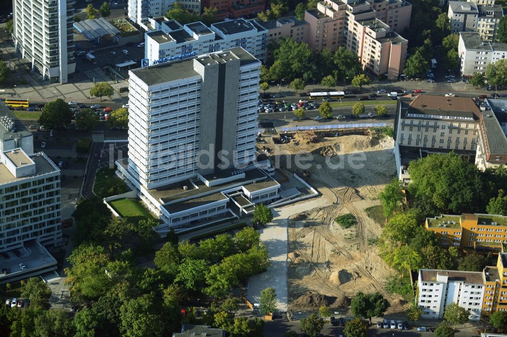 Berlin aus der Vogelperspektive: Baustelle für den Neubau Deutsche Bank Campus an der Otto-Suhr-Allee im Stadtteil Charlottenburg von Berlin