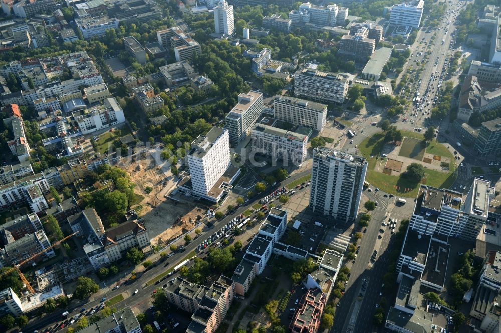 Luftaufnahme Berlin - Baustelle für den Neubau Deutsche Bank Campus an der Otto-Suhr-Allee im Stadtteil Charlottenburg von Berlin