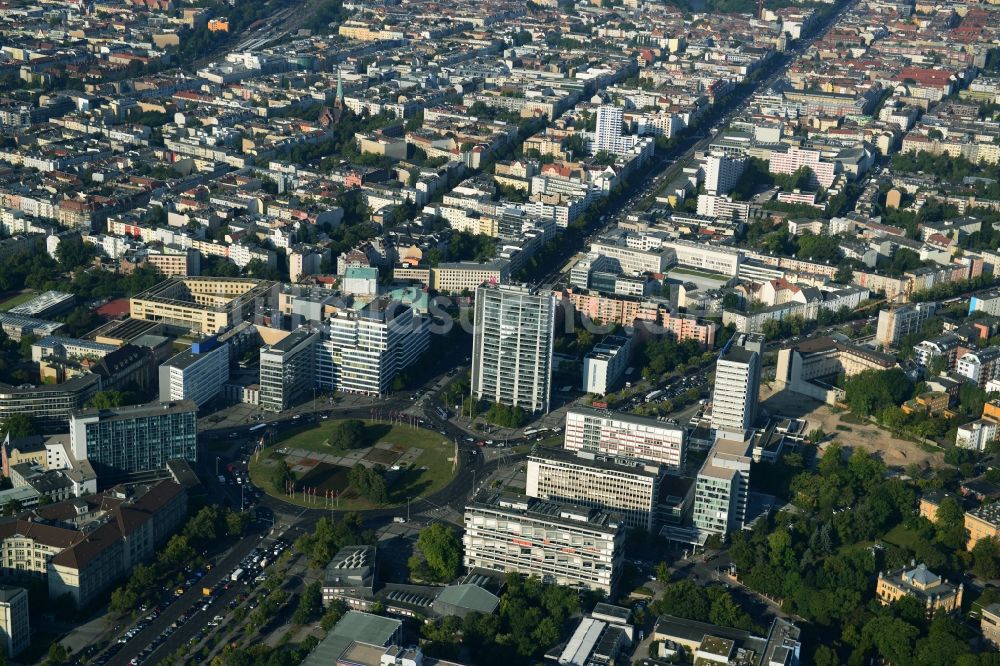 Luftbild Berlin - Baustelle für den Neubau Deutsche Bank Campus an der Otto-Suhr-Allee im Stadtteil Charlottenburg von Berlin