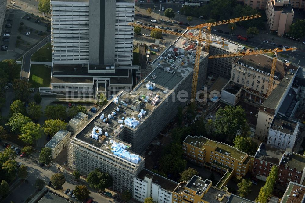 Luftbild Berlin - Baustelle für den Neubau Deutsche Bank Campus an der Otto-Suhr-Allee im Stadtteil Charlottenburg von Berlin