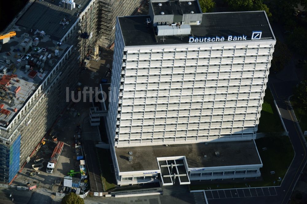 Berlin von oben - Baustelle für den Neubau Deutsche Bank Campus an der Otto-Suhr-Allee im Stadtteil Charlottenburg von Berlin