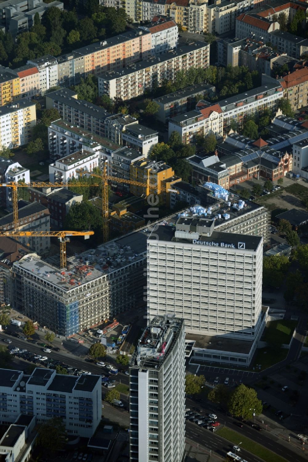 Luftbild Berlin - Baustelle für den Neubau Deutsche Bank Campus an der Otto-Suhr-Allee im Stadtteil Charlottenburg von Berlin