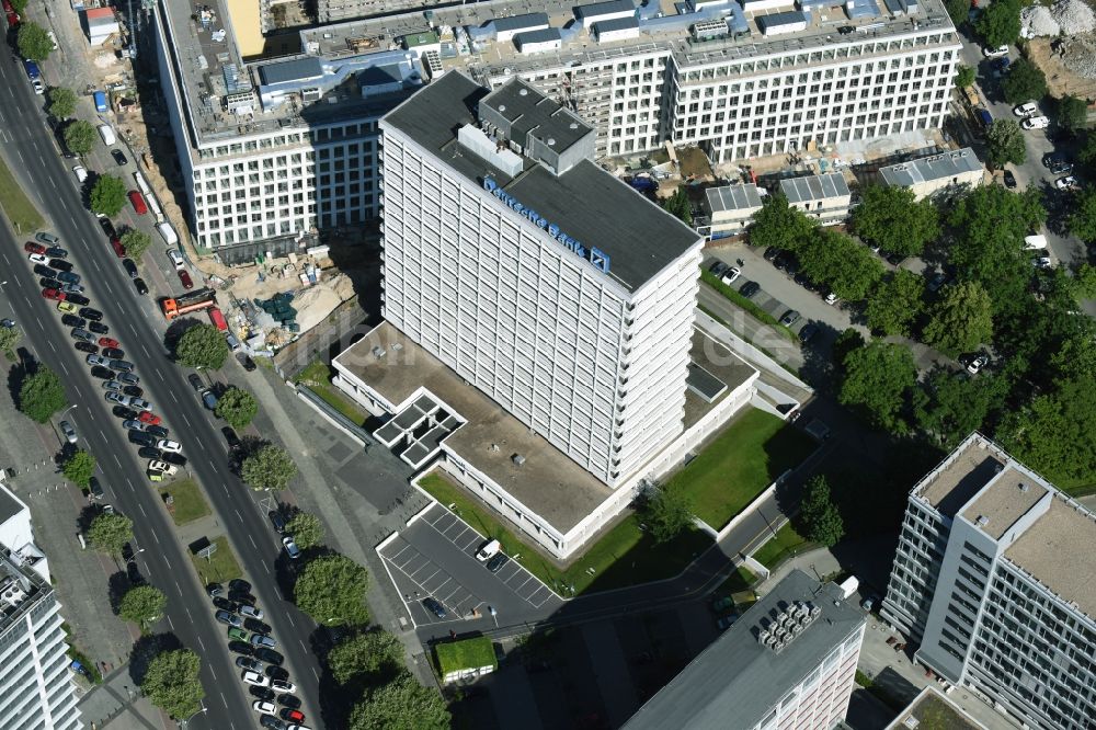 Luftbild Berlin - Baustelle für den Neubau Deutsche Bank Campus an der Otto-Suhr-Allee im Stadtteil Charlottenburg von Berlin