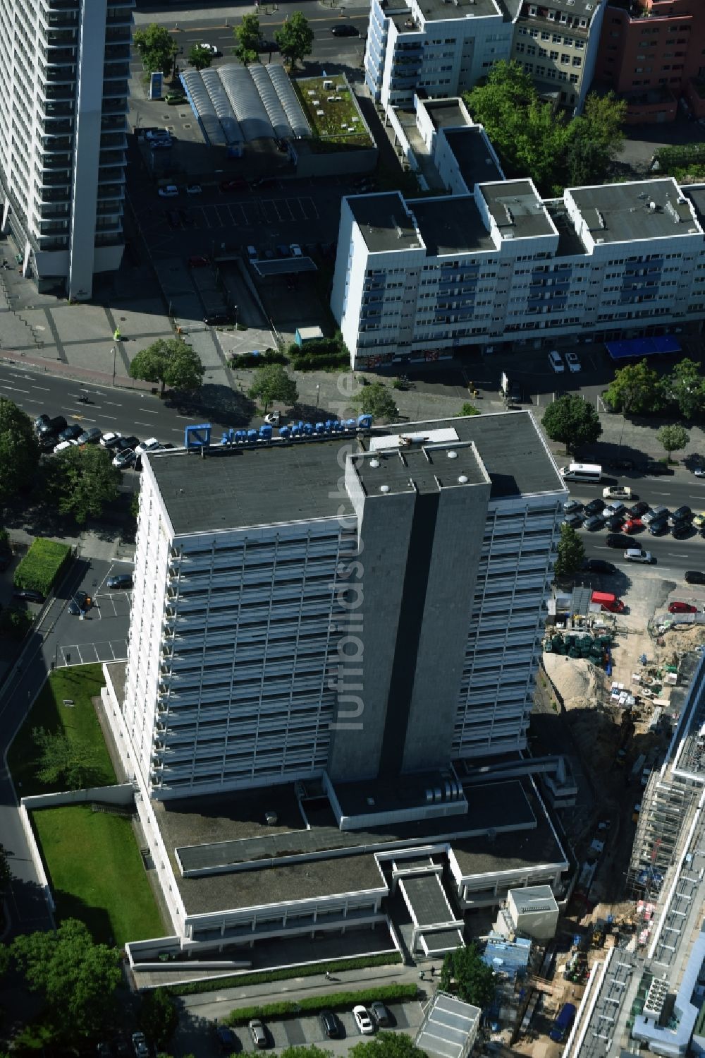 Luftbild Berlin - Baustelle für den Neubau Deutsche Bank Campus an der Otto-Suhr-Allee im Stadtteil Charlottenburg von Berlin