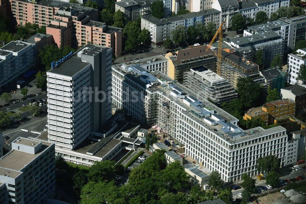 Berlin aus der Vogelperspektive: Baustelle für den Neubau Deutsche Bank Campus an der Otto-Suhr-Allee im Stadtteil Charlottenburg von Berlin