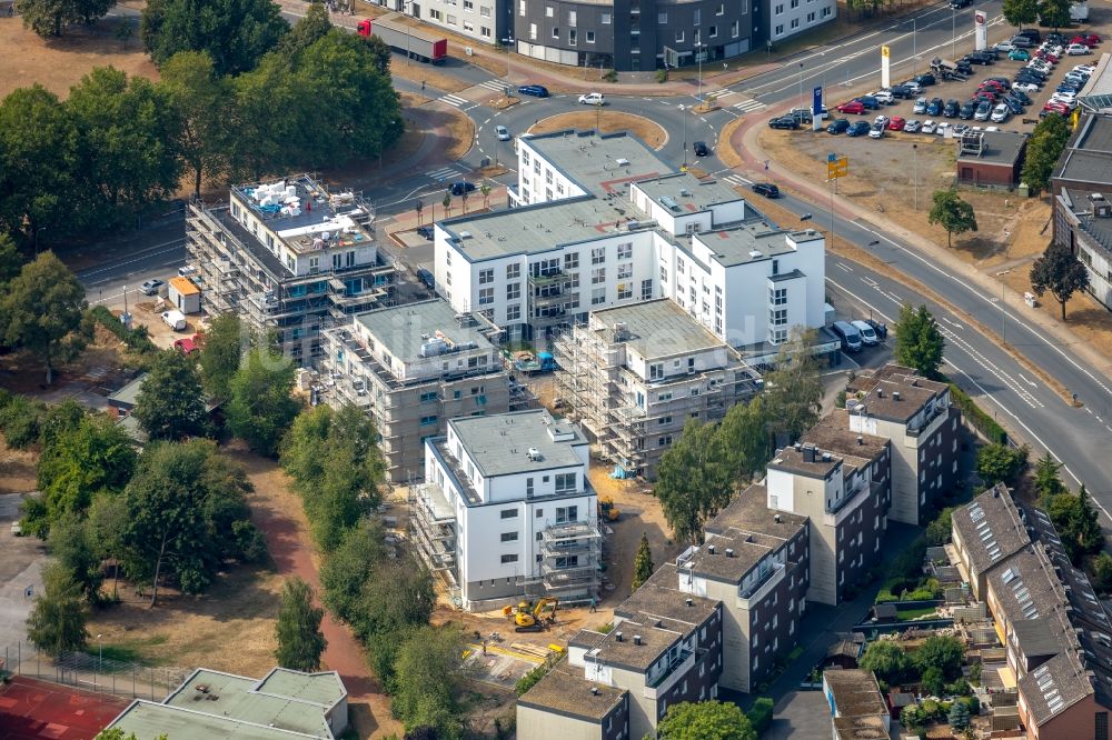 Herne aus der Vogelperspektive: Baustelle der Neubau- Gebäude des Altersheim Seniorencampus Westring -Forellstraße in Herne im Bundesland Nordrhein-Westfalen