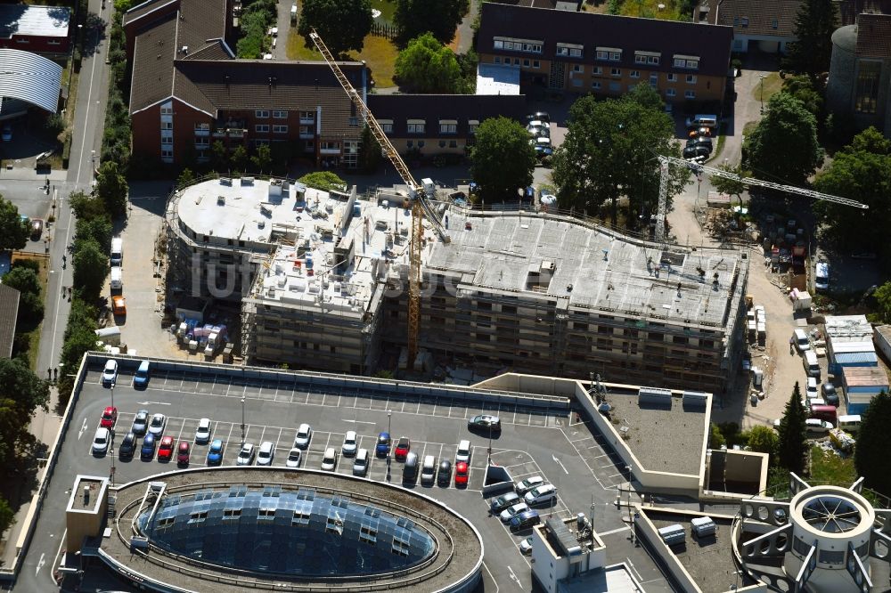 Wolfsburg von oben - Baustelle der Neubau- Gebäude des Altersheim - Seniorenresidenz am Antonius-Holling-Weg in Wolfsburg im Bundesland Niedersachsen, Deutschland