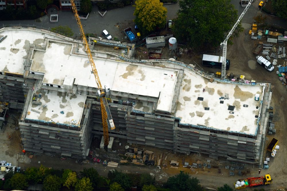 Luftaufnahme Wolfsburg - Baustelle der Neubau- Gebäude des Altersheim - Seniorenresidenz am Antonius-Holling-Weg in Wolfsburg im Bundesland Niedersachsen, Deutschland