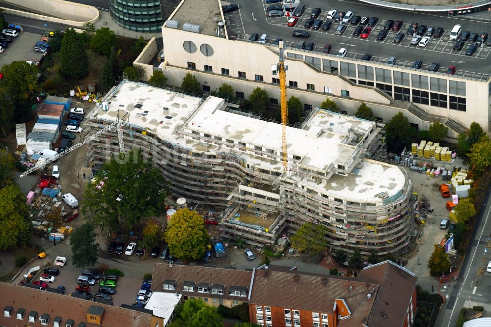 Wolfsburg aus der Vogelperspektive: Baustelle der Neubau- Gebäude des Altersheim - Seniorenresidenz am Antonius-Holling-Weg in Wolfsburg im Bundesland Niedersachsen, Deutschland