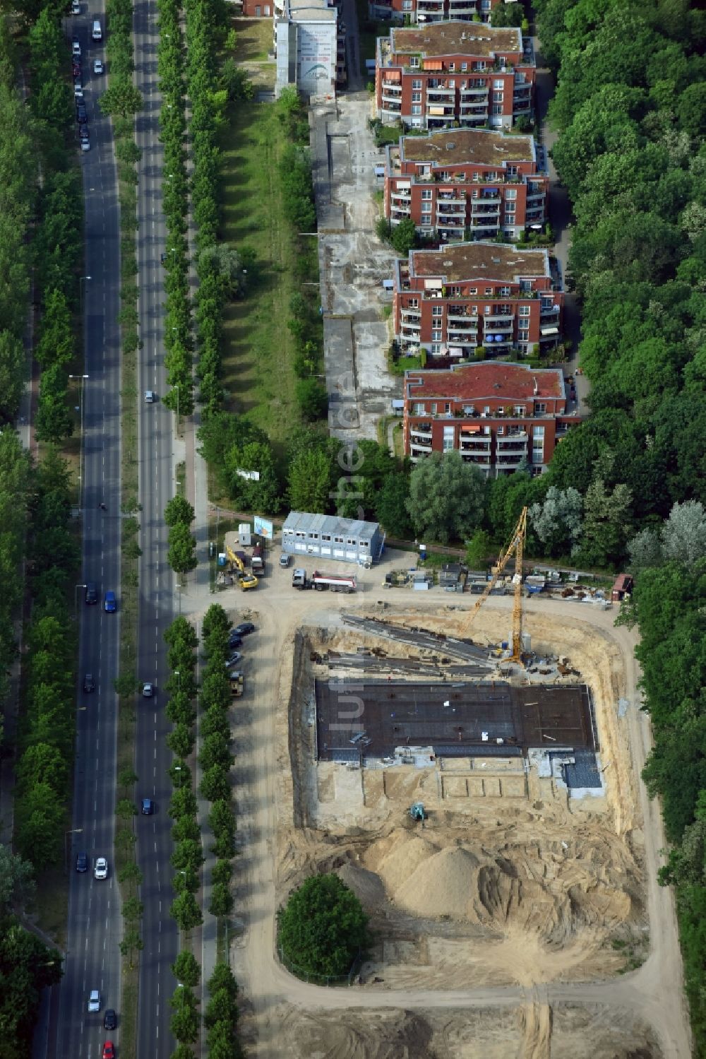 Berlin von oben - Baustelle der Neubau- Gebäude des Altersheim - Seniorenresidenz Blumberger Damm Ecke Altentreptower Straße im Ortsteil Marzahn-Hellersdorf in Berlin, Deutschland