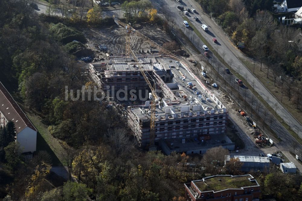 Berlin von oben - Baustelle der Neubau- Gebäude des Altersheim - Seniorenresidenz Blumberger Damm Ecke Altentreptower Straße im Ortsteil Marzahn-Hellersdorf in Berlin, Deutschland