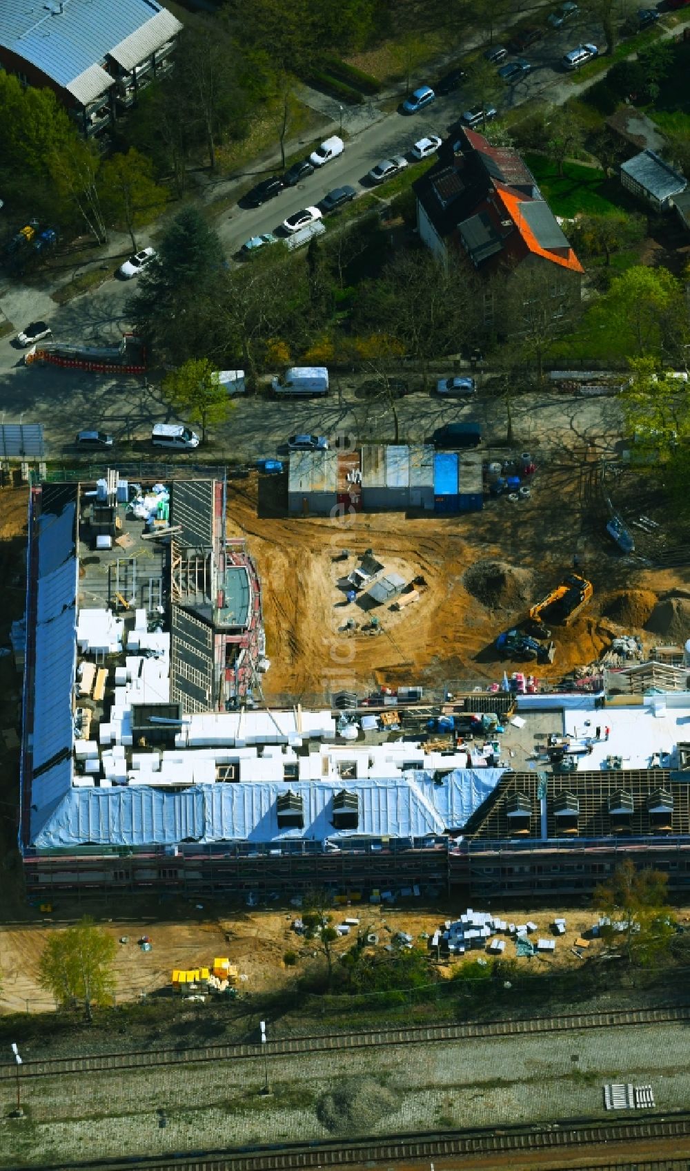 Luftbild Berlin - Baustelle der Neubau- Gebäude des Altersheim - Seniorenresidenz DOMICIL-Seniorenpflegeheim Curtiusstraße der DOMICIL Senioren-Residenzen SE an der Curtiusstraße im Ortsteil Steglitz-Zehlendorf in Berlin, Deutschland