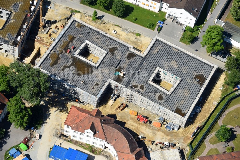 Mainkofen von oben - Baustelle der Neubau- Gebäude des Altersheim - Seniorenresidenz Pflegeheim Mainkofen in Mainkofen im Bundesland Bayern, Deutschland