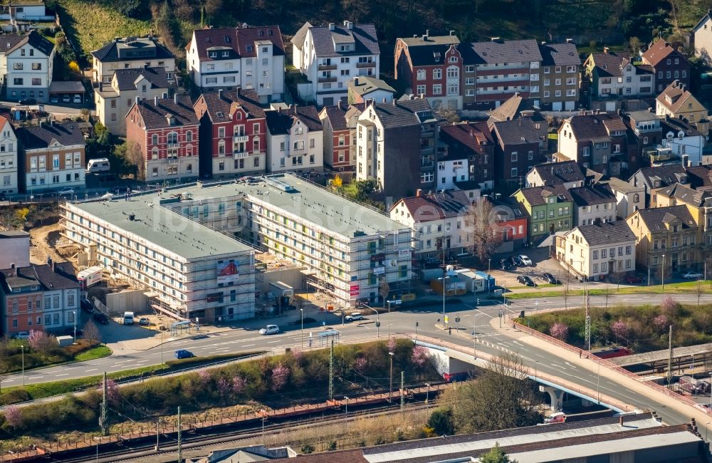 Luftaufnahme Hohenlimburg - Baustelle der Neubau- Gebäude des Altersheim - Seniorenresidenz „Wohlbehagen unter dem Schlossberg“ der FFB-Projektentwicklung GmbH in Hohenlimburg im Bundesland Nordrhein-Westfalen