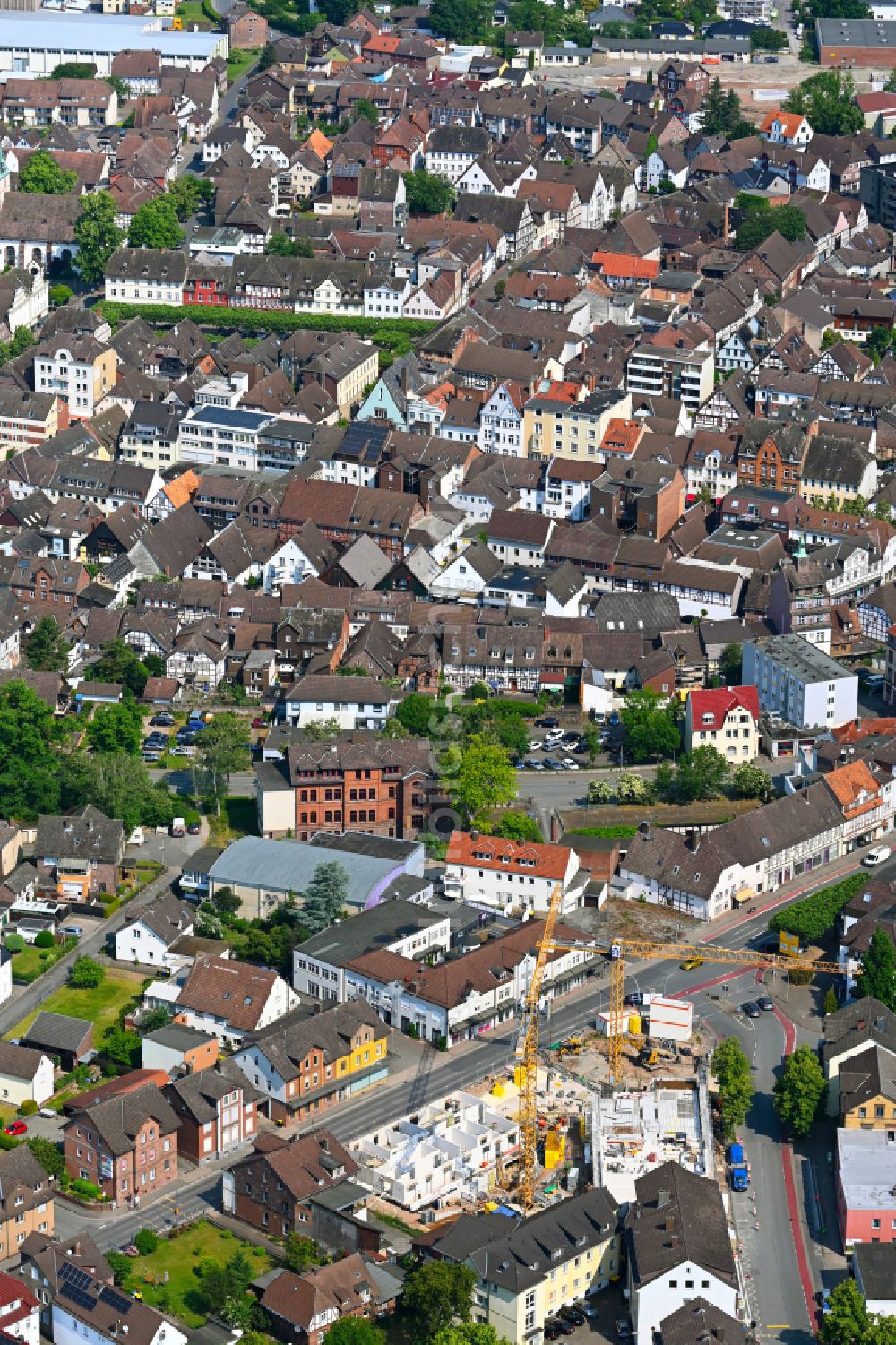 Holzminden aus der Vogelperspektive: Baustelle der Neubau- Gebäude Nordik Care Wohnpark in Holzminden im Bundesland Niedersachsen, Deutschland