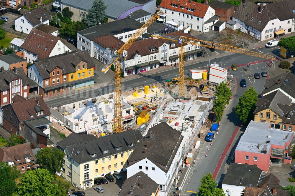 Luftaufnahme Holzminden - Baustelle der Neubau- Gebäude Nordik Care Wohnpark in Holzminden im Bundesland Niedersachsen, Deutschland