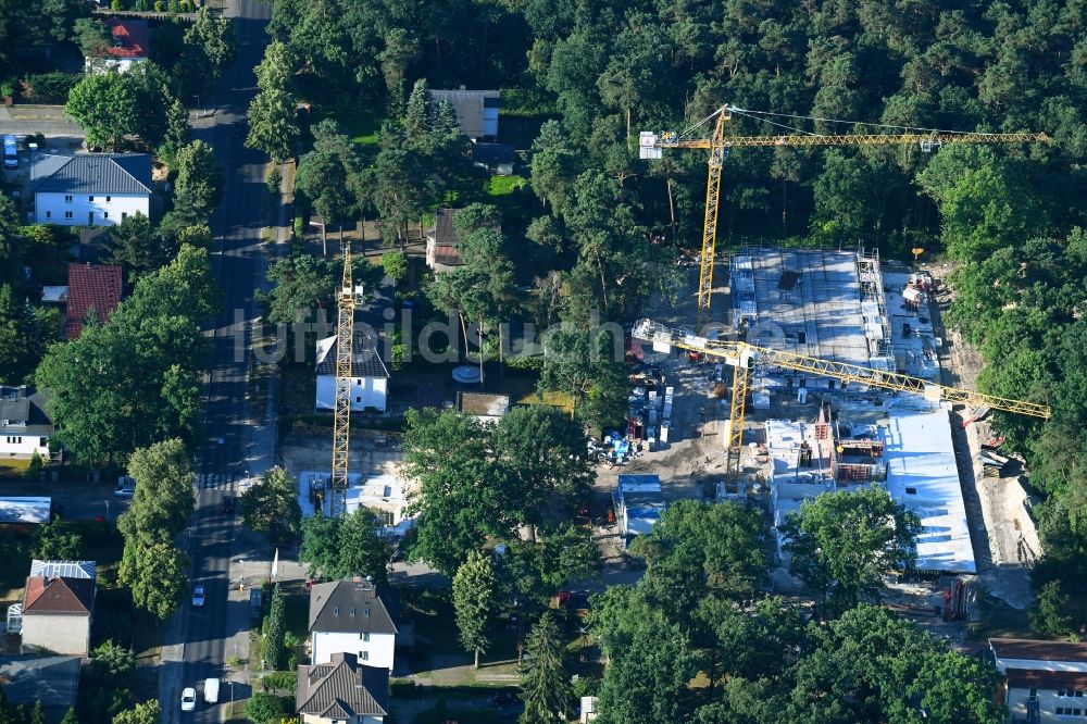 Luftaufnahme Berlin - Baustelle vom Neubau eines Seniorenzentrums im Ortsteil Biesdorf in Berlin, Deutschland