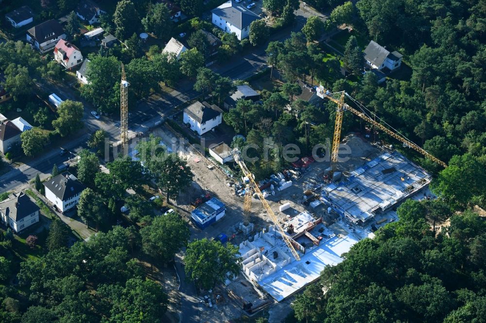 Berlin von oben - Baustelle vom Neubau eines Seniorenzentrums im Ortsteil Biesdorf in Berlin, Deutschland