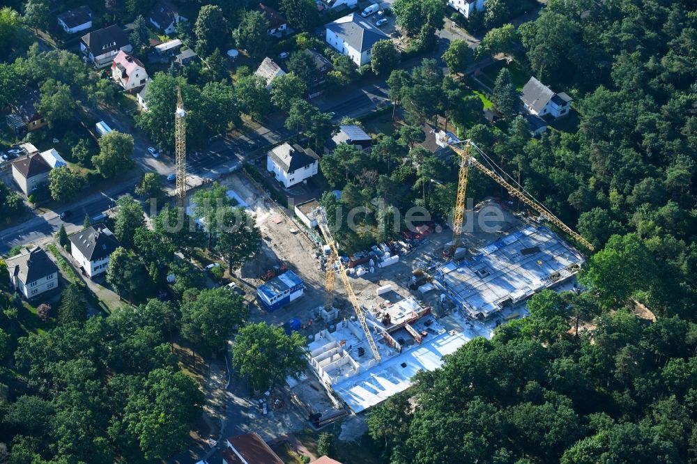 Berlin aus der Vogelperspektive: Baustelle vom Neubau eines Seniorenzentrums im Ortsteil Biesdorf in Berlin, Deutschland