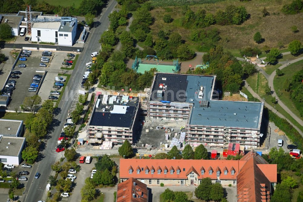 Luftaufnahme Würzburg - Baustelle vom Neubau eines Seniorenzentrums im Ortsteil Heuchelhof in Würzburg im Bundesland Bayern, Deutschland