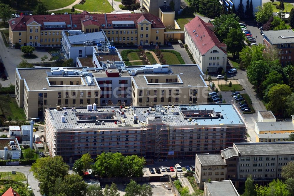 Luftbild Berlin - Baustelle vom Neubau eines Seniorenzentrums im Ortsteil Kaulsdorf in Berlin, Deutschland