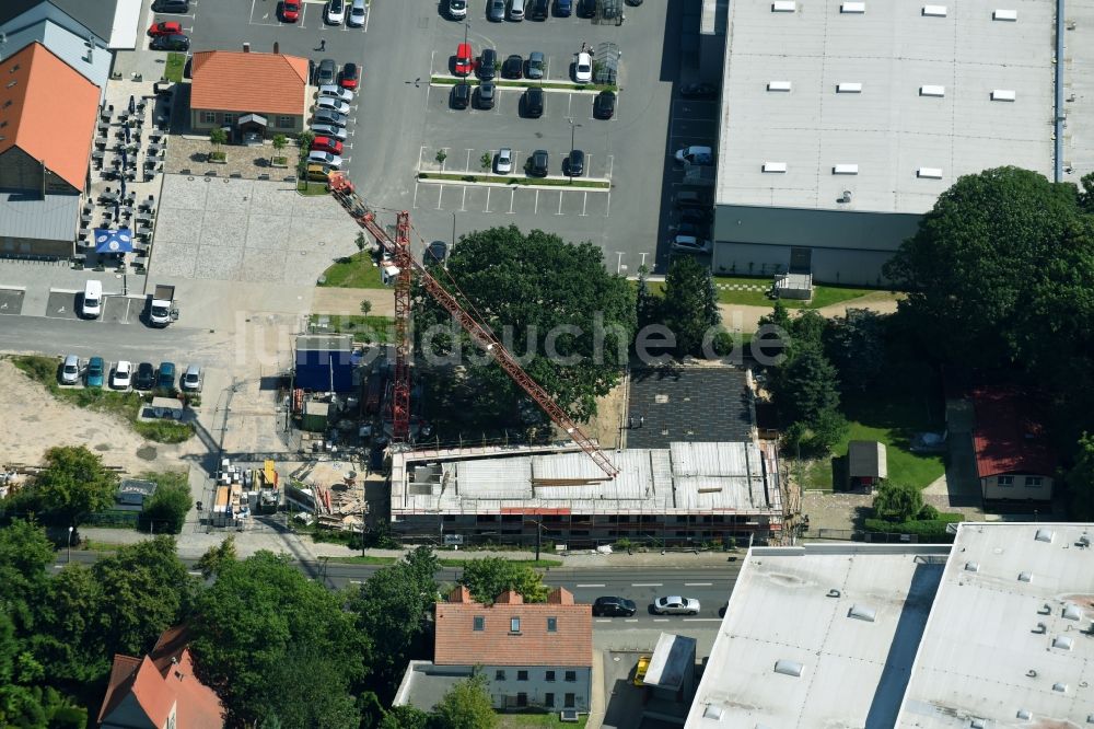 Berlin von oben - Baustelle vom Neubau eines Seniorenzentrums im Ortsteil Mahlsdorf in Berlin, Deutschland