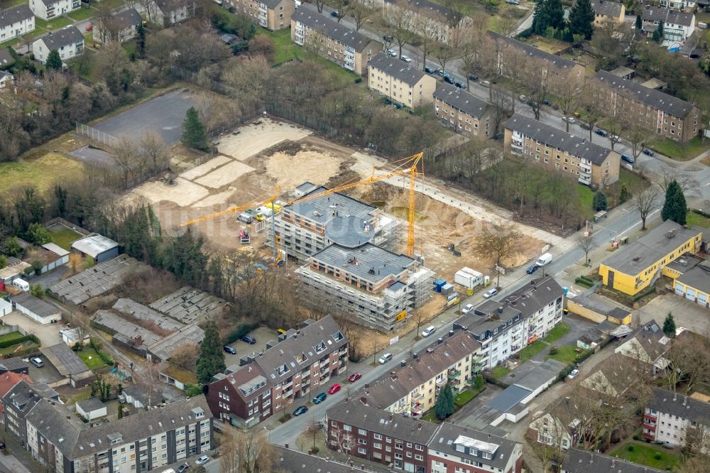 Duisburg aus der Vogelperspektive: Baustelle vom Neubau eines Seniorenzentrums im Ortsteil Meiderich-Beeck in Duisburg im Bundesland Nordrhein-Westfalen, Deutschland