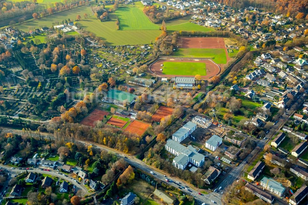 Dinslaken von oben - Baustelle vom Neubau eines Seniorenzentrums im Ortsteil Ruhr Metropolitan Area in Dinslaken im Bundesland Nordrhein-Westfalen