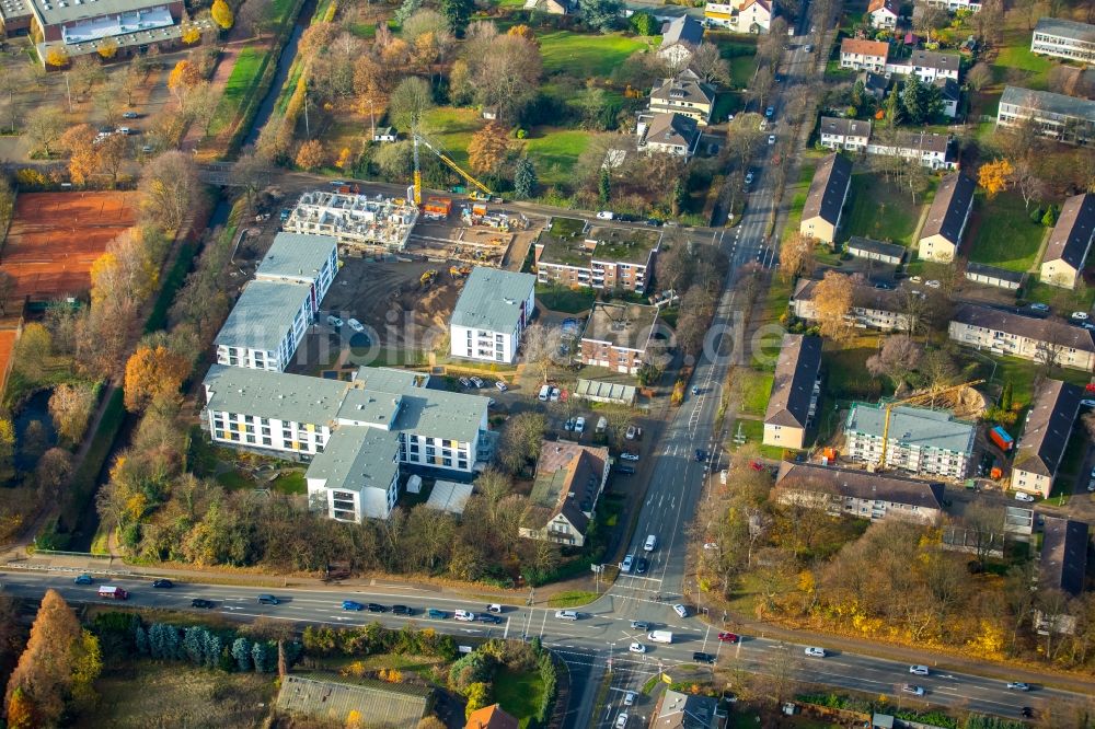 Dinslaken von oben - Baustelle vom Neubau eines Seniorenzentrums im Ortsteil Ruhr Metropolitan Area in Dinslaken im Bundesland Nordrhein-Westfalen