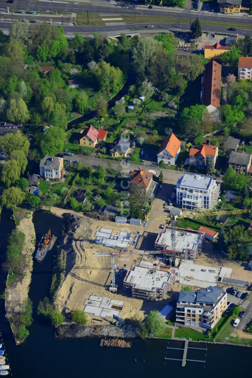 Luftbild Berlin, Köpenick - Baustelle Neubau Stadtvillen- Mehrfamilienhaus Ensemble im Bezirk Treptow-Köpenick in Berlin