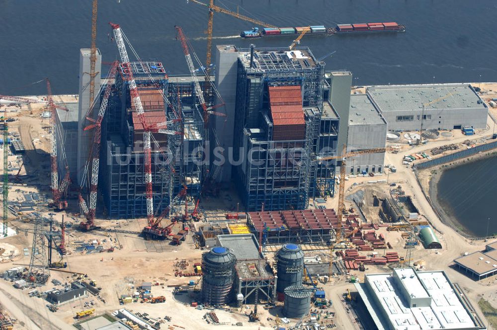 Hamburg von oben - Baustelle vom Neubau Steinkohlekraftwerk Moorburg an der Elbe in Hamburg