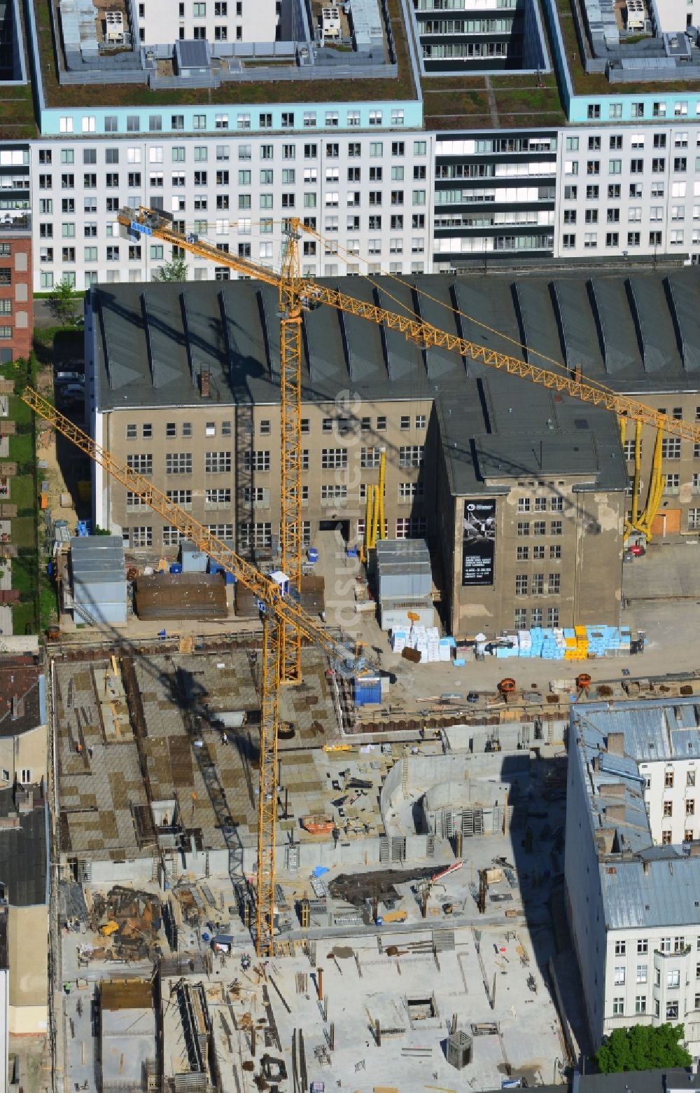 Berlin Mitte aus der Vogelperspektive: Baustelle für den Neubau eines Titanic Hotel an der Chausseestraße - Zinnowitzer Straße in Berlin - Mitte