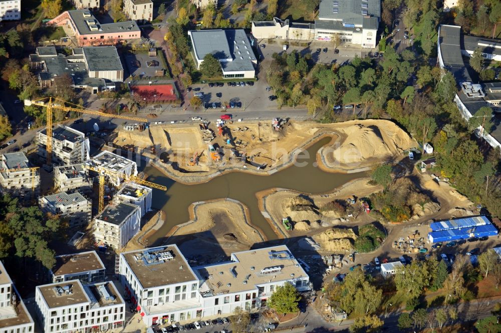 Berlin aus der Vogelperspektive: Baustelle Neubau Wohnanlage Fünf Morgen Dahlem Urban Village der STOFANEL Gruppe in Berlin - Dahlem