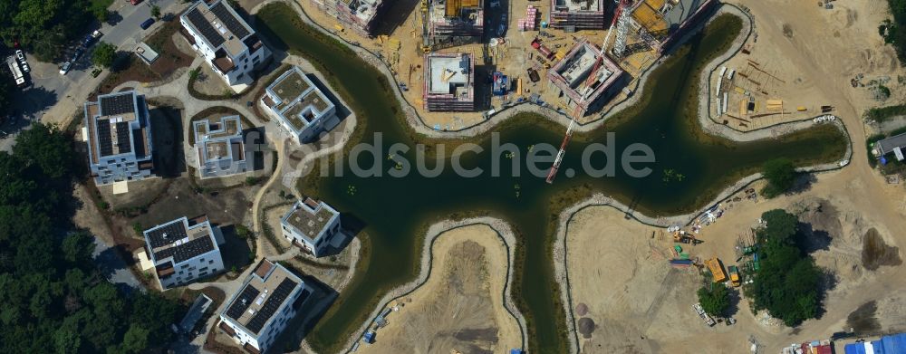 Berlin aus der Vogelperspektive: Baustelle Neubau Wohnanlage Fünf Morgen Dahlem Urban Village der STOFANEL Gruppe in Berlin - Dahlem