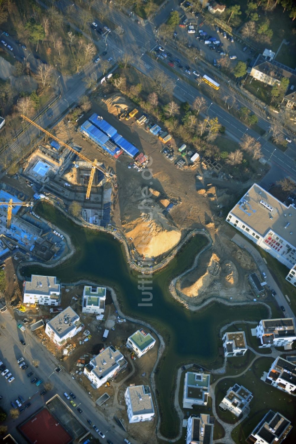 Berlin aus der Vogelperspektive: Baustelle Neubau Wohnanlage Fünf Morgen Dahlem Urban Village der STOFANEL Gruppe in Berlin - Dahlem