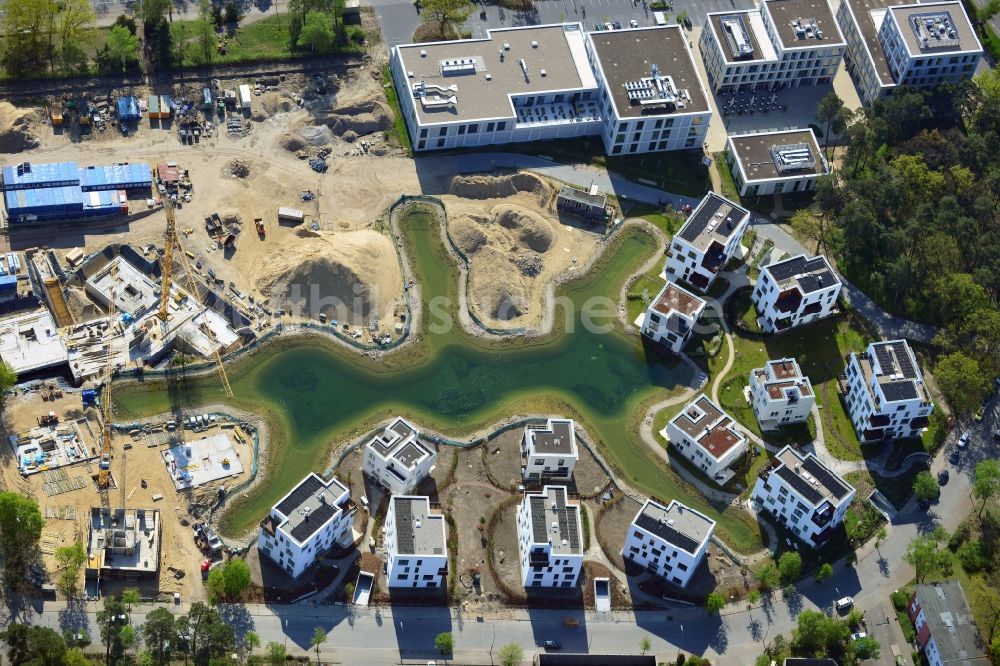 Berlin von oben - Baustelle Neubau Wohnanlage Fünf Morgen Dahlem Urban Village der STOFANEL Gruppe in Berlin - Dahlem