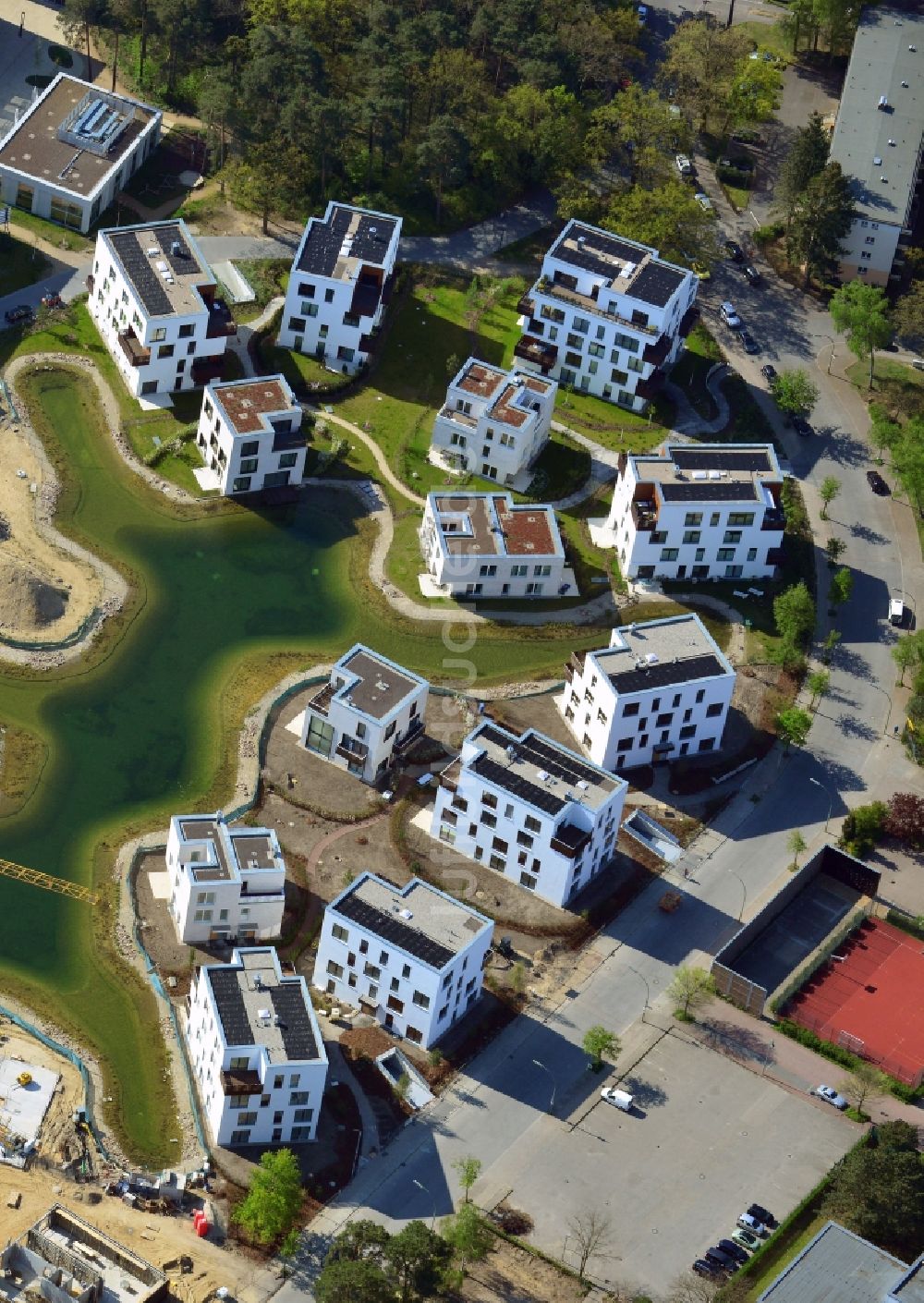 Berlin von oben - Baustelle Neubau Wohnanlage Fünf Morgen Dahlem Urban Village der STOFANEL Gruppe in Berlin - Dahlem