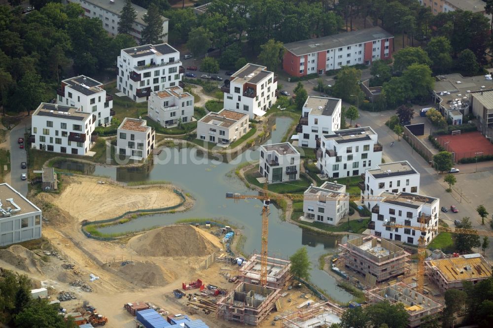 Luftbild Berlin - Baustelle Neubau Wohnanlage Fünf Morgen Dahlem Urban Village der STOFANEL Gruppe in Berlin - Dahlem