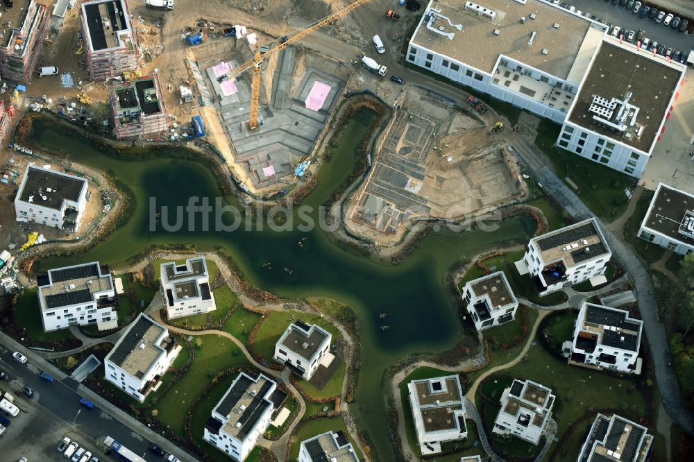 Luftbild Berlin - Baustelle Neubau Wohnanlage Fünf Morgen Dahlem Urban Village der STOFANEL Gruppe in Berlin - Dahlem