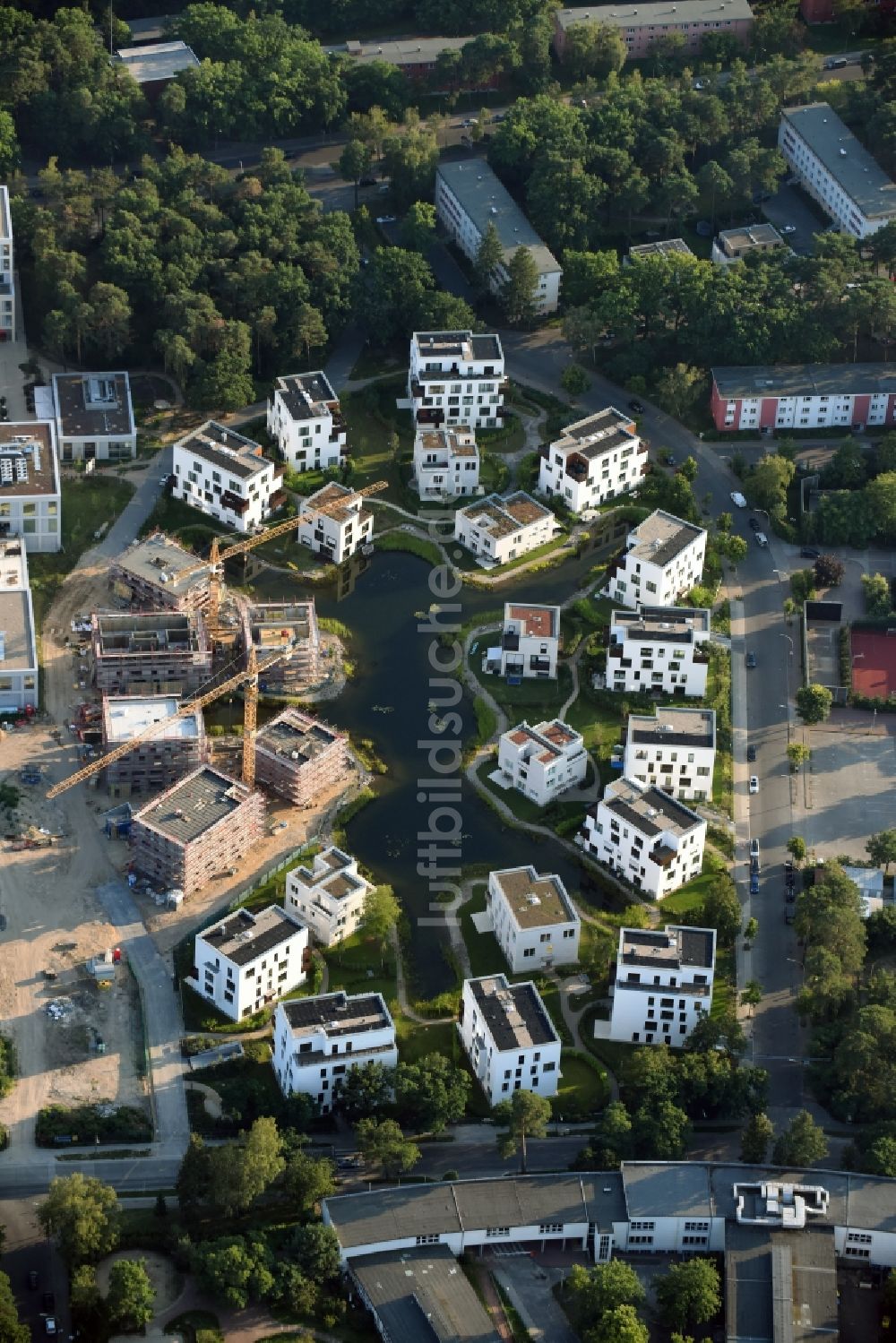 Luftbild Berlin - Baustelle Neubau Wohnanlage Fünf Morgen Dahlem Urban Village der STOFANEL Gruppe in Berlin - Dahlem